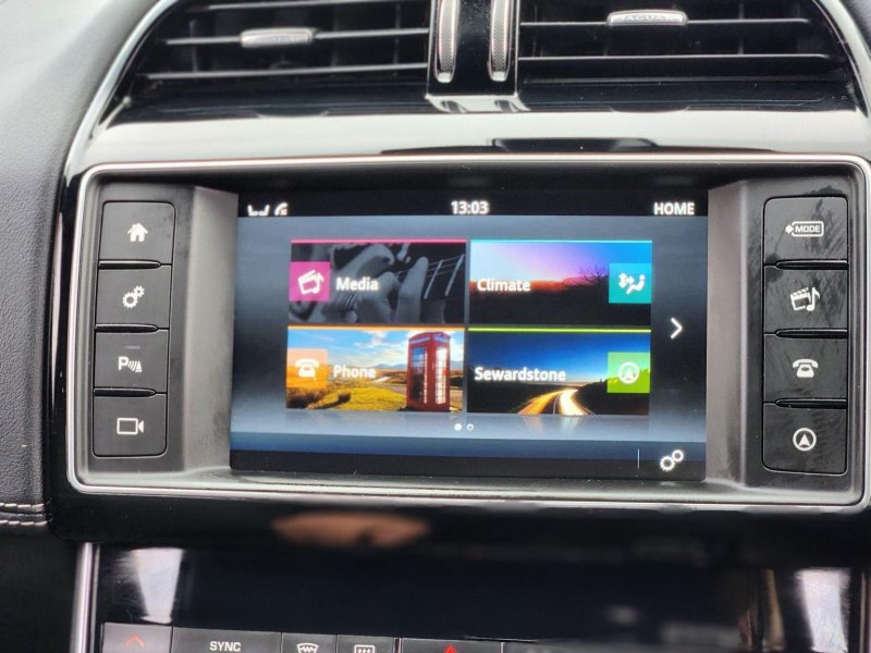 JAGUAR XE