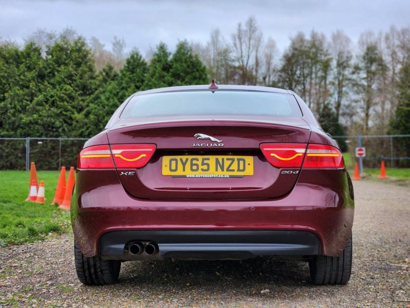 JAGUAR XE