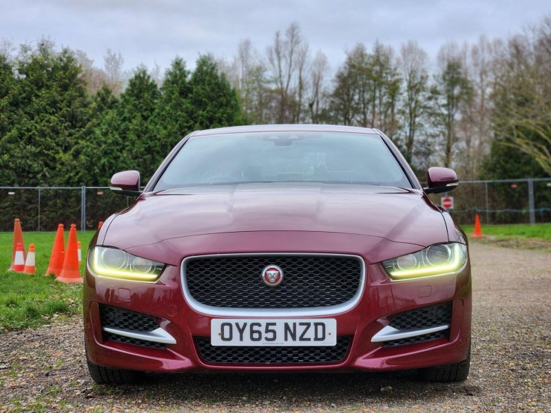 JAGUAR XE