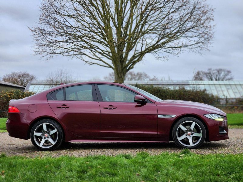 JAGUAR XE