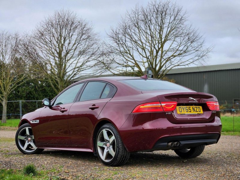 JAGUAR XE