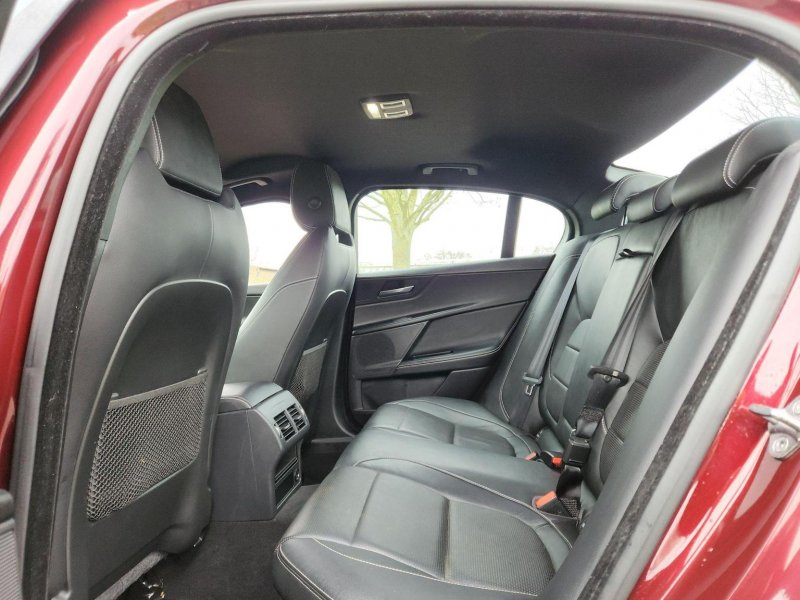 JAGUAR XE
