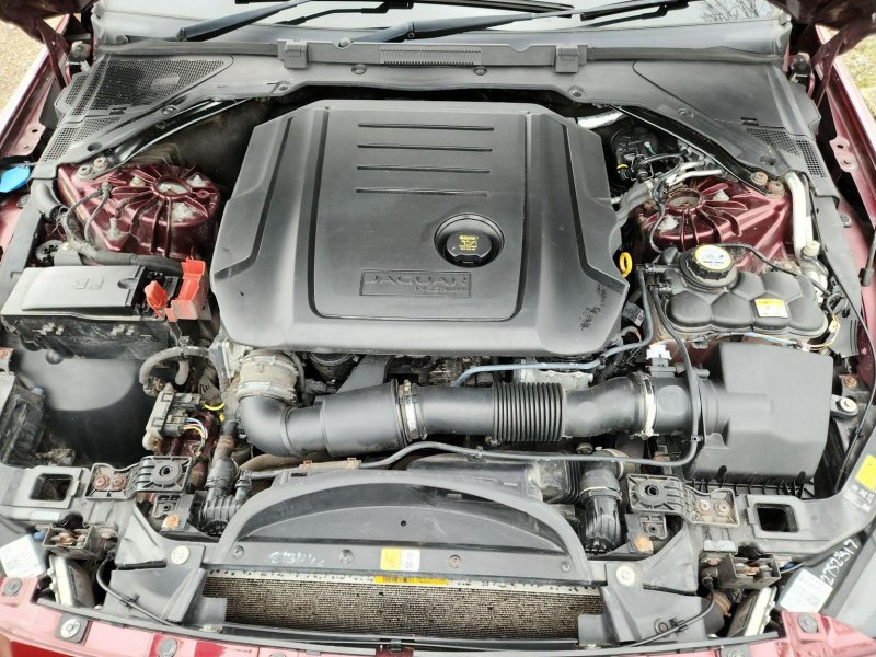 JAGUAR XE