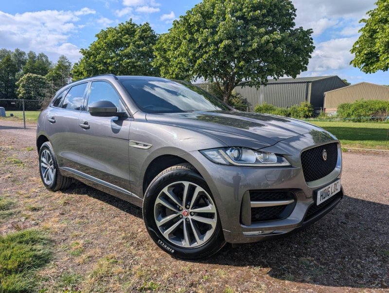 JAGUAR F-PACE