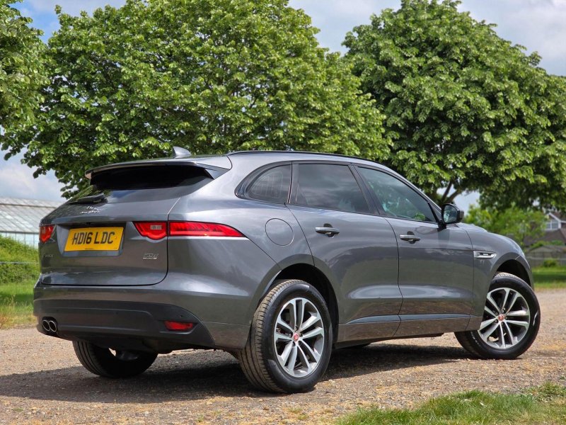 JAGUAR F-PACE