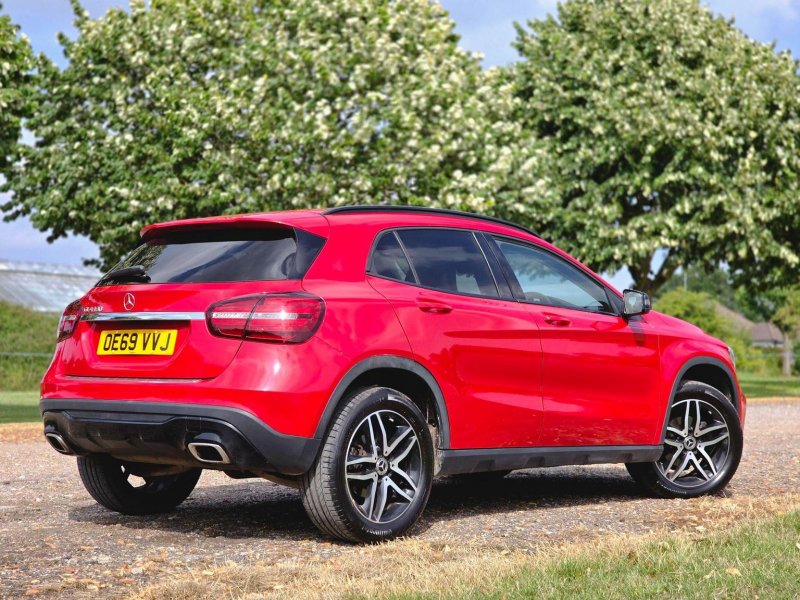 MERCEDES-BENZ GLA CLASS