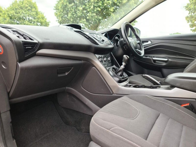 FORD KUGA